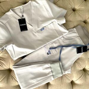 NWT CODE NXT SCRUBS- OVERCAST GREY FIT JOGGER SET | STORM COLLECTION